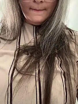 Snapshot of Alix_Valentine chatting on October 2025 08:32:02 PM Alix Valentine online show from October 2025 08:32:02 PM