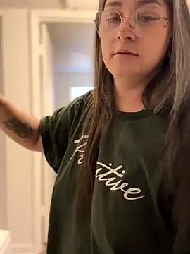 Snapshot of Alix_Valentine chatting on November 2025 04:22:02 PM Alix Valentine online show from November 2025 04:22:02 PM