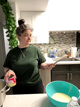 Snapshot of Alix_Valentine chatting on December 2025 07:45:01 PM Alix Valentine online show from December 2025 07:45:01 PM