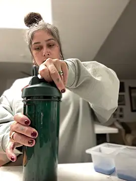 Alix Valentine online show from April 2026 02:48:01 AM