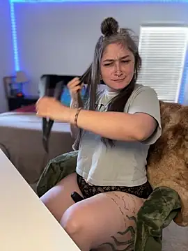 Alix Valentine online show from April 2026 06:58:01 PM