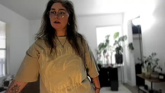 Snapshot of Alix_Valentine chatting on September 2025 09:09:01 PM Alix Valentine online show from September 2025 09:09:01 PM