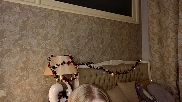 Emma Frosty online show from November 2025 07:46:02 PM