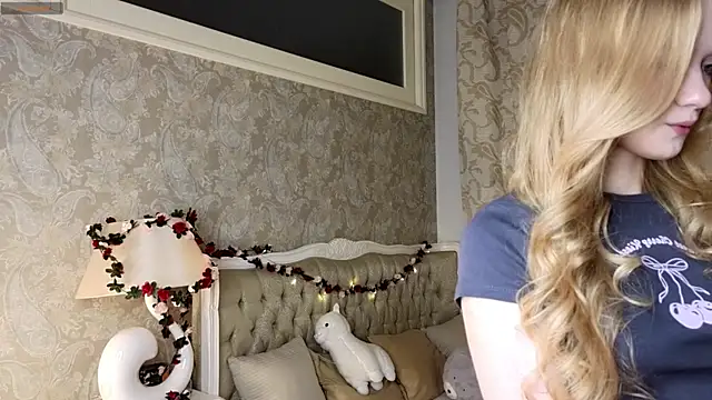 Emma Frosty online show from November 2025 07:39:02 PM