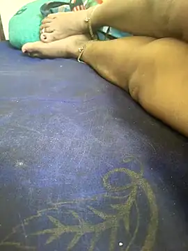 Villageanuty online show from November 2025 03:50:01 AM