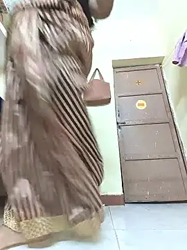 Villageanuty online show from November 2025 12:53:02 PM