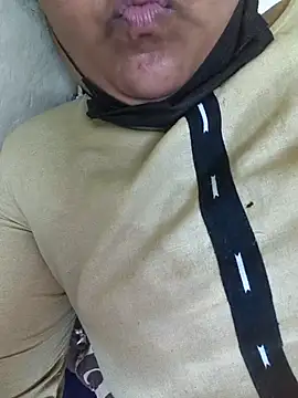 Villageanuty online show from October 2025 12:04:02 PM