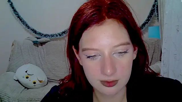 Lily Ember online show from December 2025 06:08:01 PM