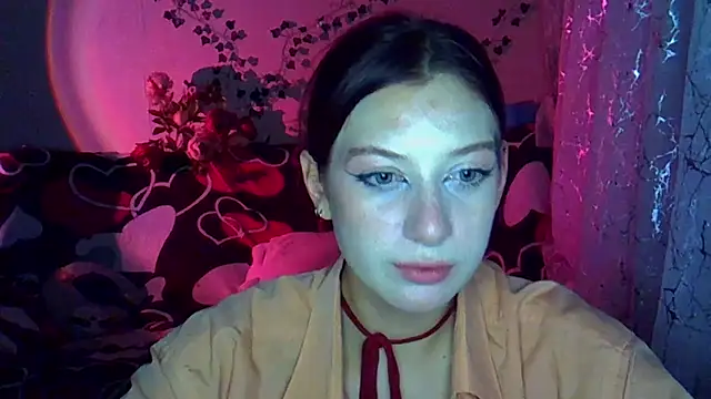 Lily Ember online show from November 2025 04:43:02 PM