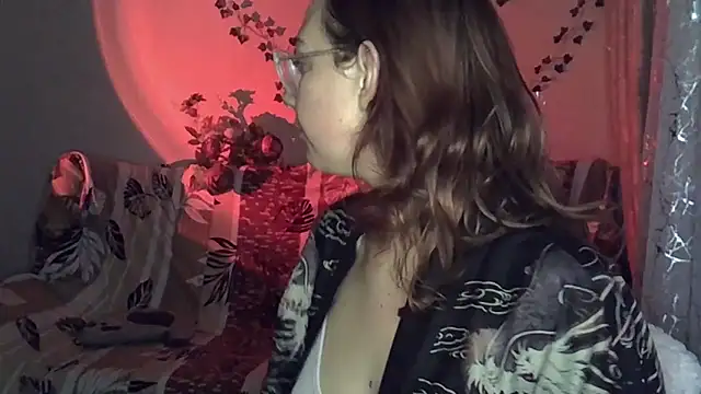 Lily Ember online show from November 2025 06:07:01 PM