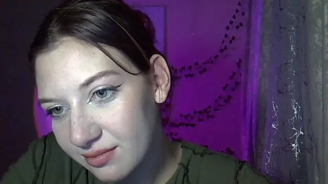 Lily Ember online show from October 2025 10:07:01 PM