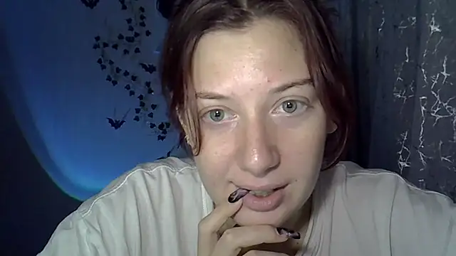 Lily Ember online show from October 2025 06:48:02 PM