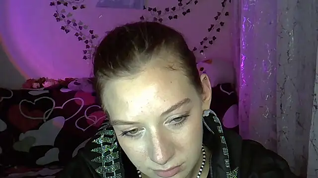 Lily Ember online show from November 2025 06:18:01 PM