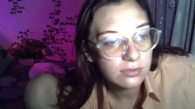 Lily Ember online show from October 2025 06:16:02 PM