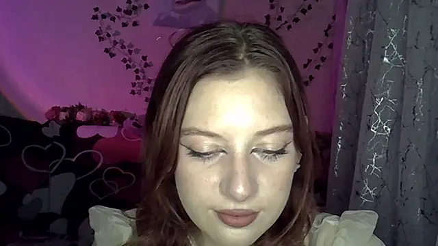 Lily Ember online show from November 2025 05:06:01 PM