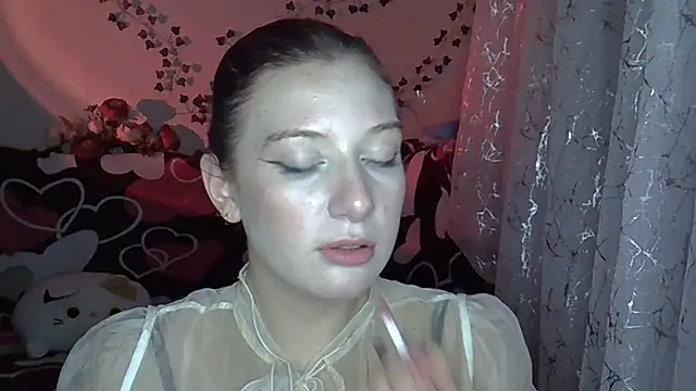 Lily Ember online show from November 2025 05:28:01 PM