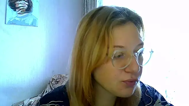 Lily Ember online show from October 2025 10:18:02 AM