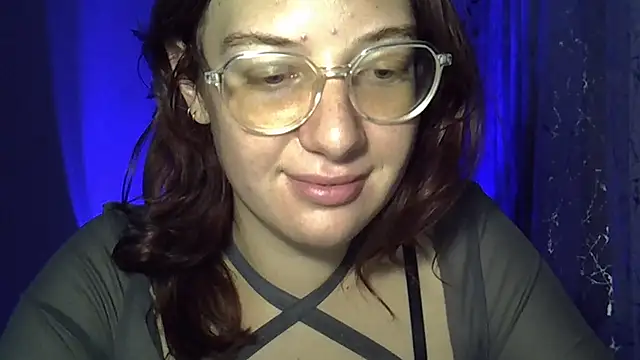 Lily Ember online show from October 2025 08:20:01 PM