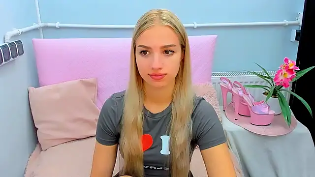 EvetteRose online show from September 2025 08:20:01 PM