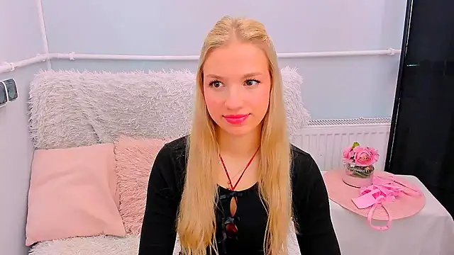 EvetteRose online show from April 2026 08:24:02 PM