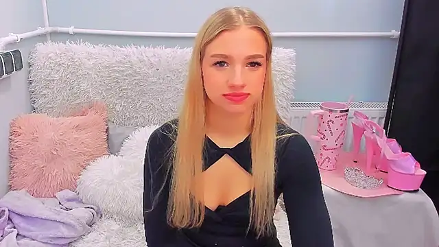 EvetteRose online show from February 2026 02:15:01 PM