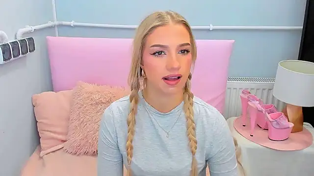 EvetteRose online show from October 2025 05:01:01 PM