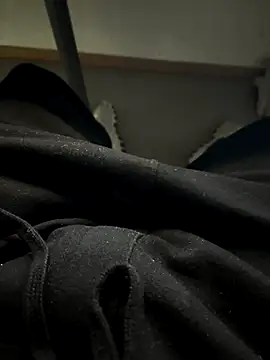 Snapshot of Monsterboy18 chatting on December 2025 09:47:01 PM Monsterboy18 online show from December 2025 09:47:01 PM