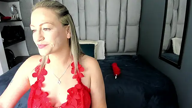 Charlot milf online show from November 2025 03:50:02 AM