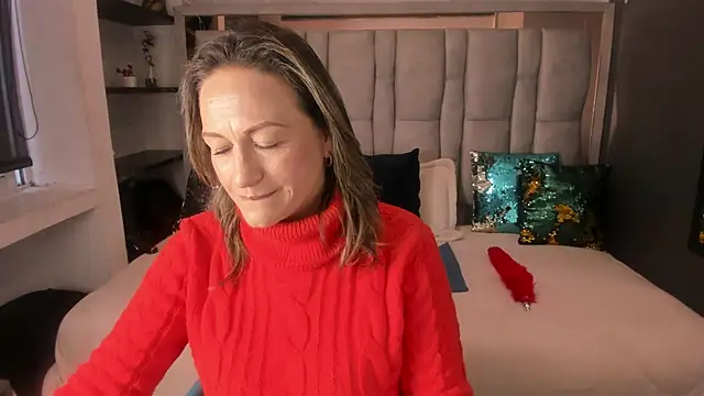 Charlot milf online show from October 2025 12:02:02 PM