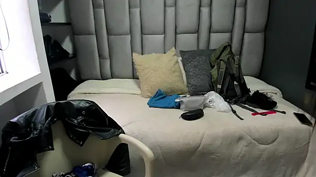 Charlot milf online show from September 2025 11:58:02 AM