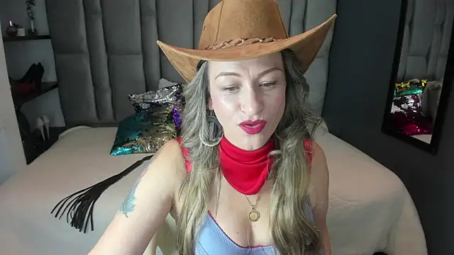 Charlot milf online show from October 2025 03:58:01 AM