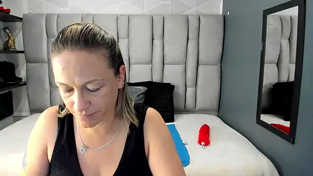 Charlot milf online show from February 2026 12:05:02 PM