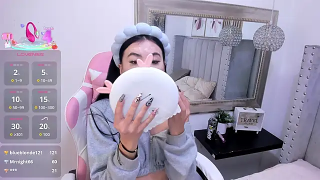 Anya Belth online show from October 2025 02:13:01 AM