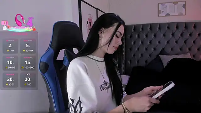 Anya Belth online show from December 2025 08:21:01 PM