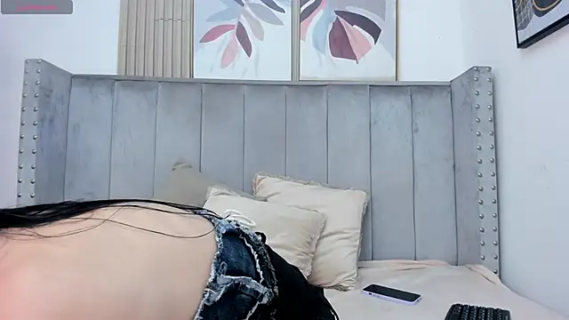 Anya Belth online show from September 2025 04:03:02 PM