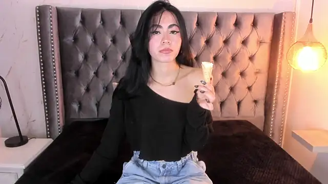 Anya Belth online show from July 2026 07:06:02 PM