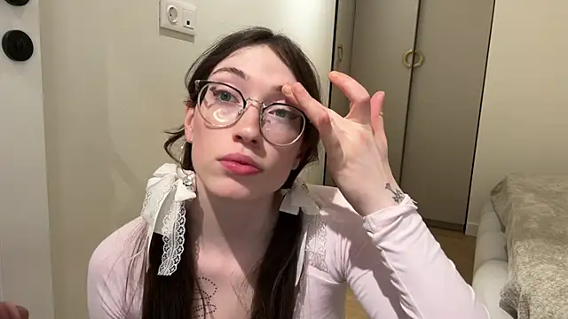 Kelly Berry   online show from April 2026 06:47:01 PM