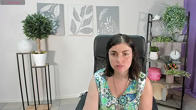 MartaEdams online show from June 2026 05:18:02 AM