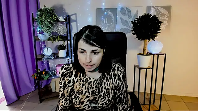 MartaEdams online show from May 2026 06:06:02 AM