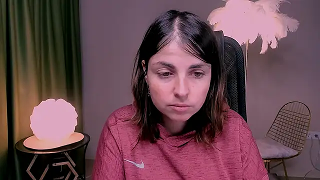 Snapshot of MartaEdams chatting on December 2025 06:15:01 AM MartaEdams online show from December 2025 06:15:01 AM