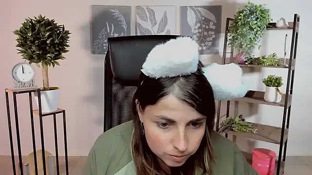 MartaEdams online show from October 2025 07:32:02 AM