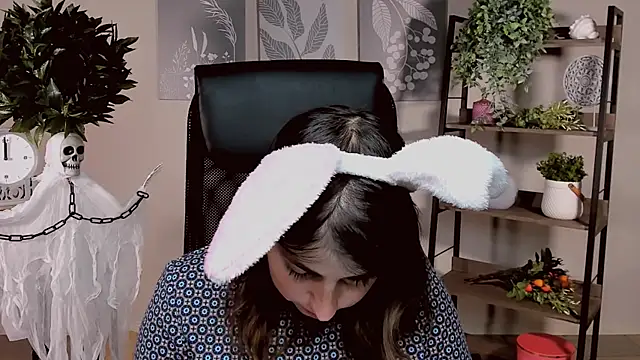 Snapshot of MartaEdams chatting on November 2025 06:06:02 AM MartaEdams online show from November 2025 06:06:02 AM