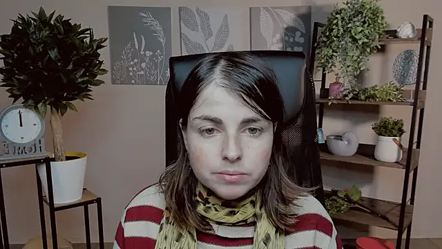 Snapshot of MartaEdams chatting on November 2025 06:24:01 AM MartaEdams online show from November 2025 06:24:01 AM