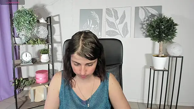 MartaEdams online show from June 2026 05:13:01 AM