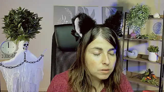 Snapshot of MartaEdams chatting on October 2025 06:12:02 AM MartaEdams online show from October 2025 06:12:02 AM