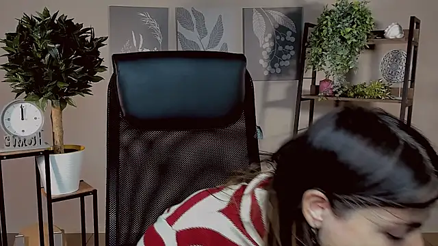 Snapshot of MartaEdams chatting on November 2025 06:18:02 AM MartaEdams online show from November 2025 06:18:02 AM