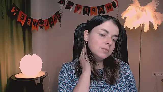 Snapshot of MartaEdams chatting on November 2025 06:18:02 AM MartaEdams online show from November 2025 06:18:02 AM