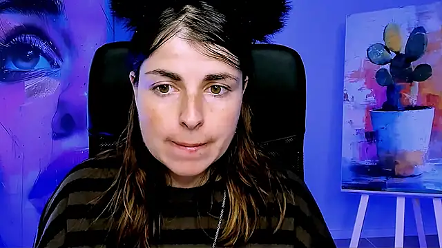 Snapshot of MartaEdams chatting on November 2025 06:19:01 AM MartaEdams online show from November 2025 06:19:01 AM