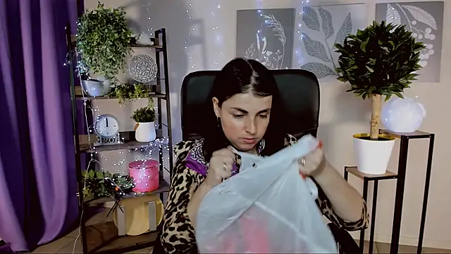 MartaEdams online show from April 2026 06:15:02 AM