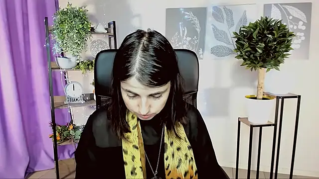 MartaEdams online show from April 2026 06:09:01 AM